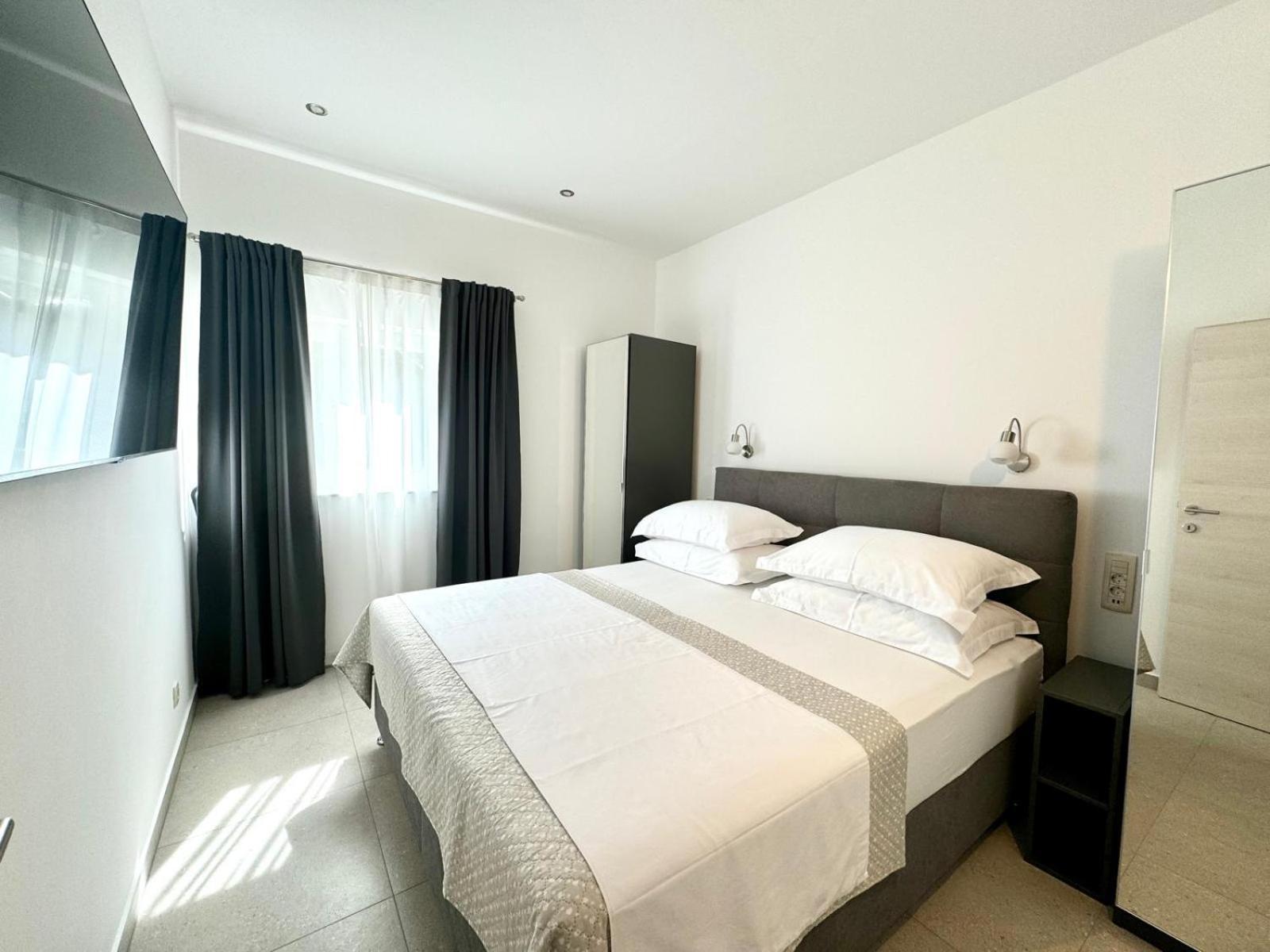 17 Pines Premium Apartment